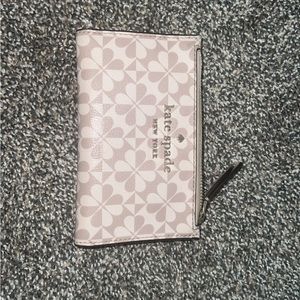Small Kate spade wallet